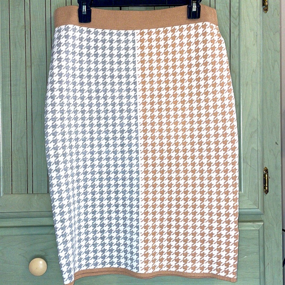 Calvin Klein 2-Tone Colorblock Houndstooth Medium Knit Pencil Skirt